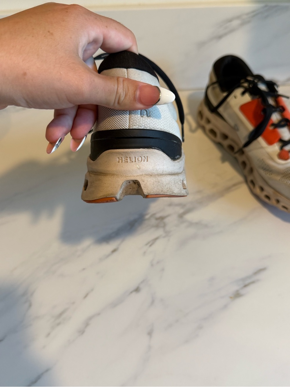 On cloud orange and white running shoes - Picture 3 of 10